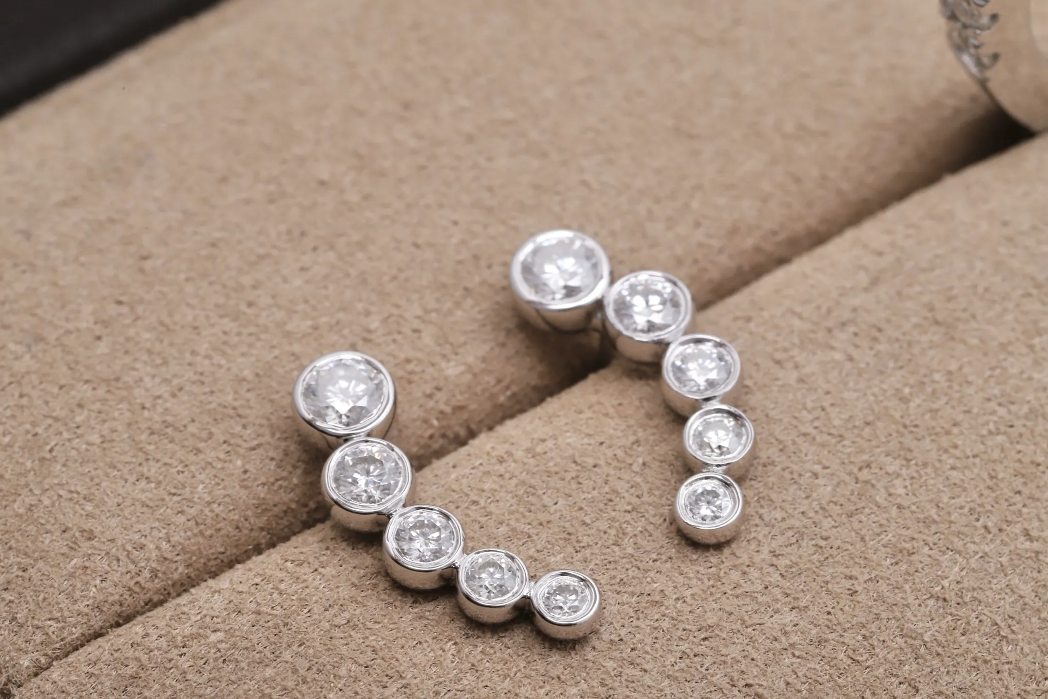 Moissanite Curved Crawler Stud Earrings (Sterling Silver) D17516689 — view 3