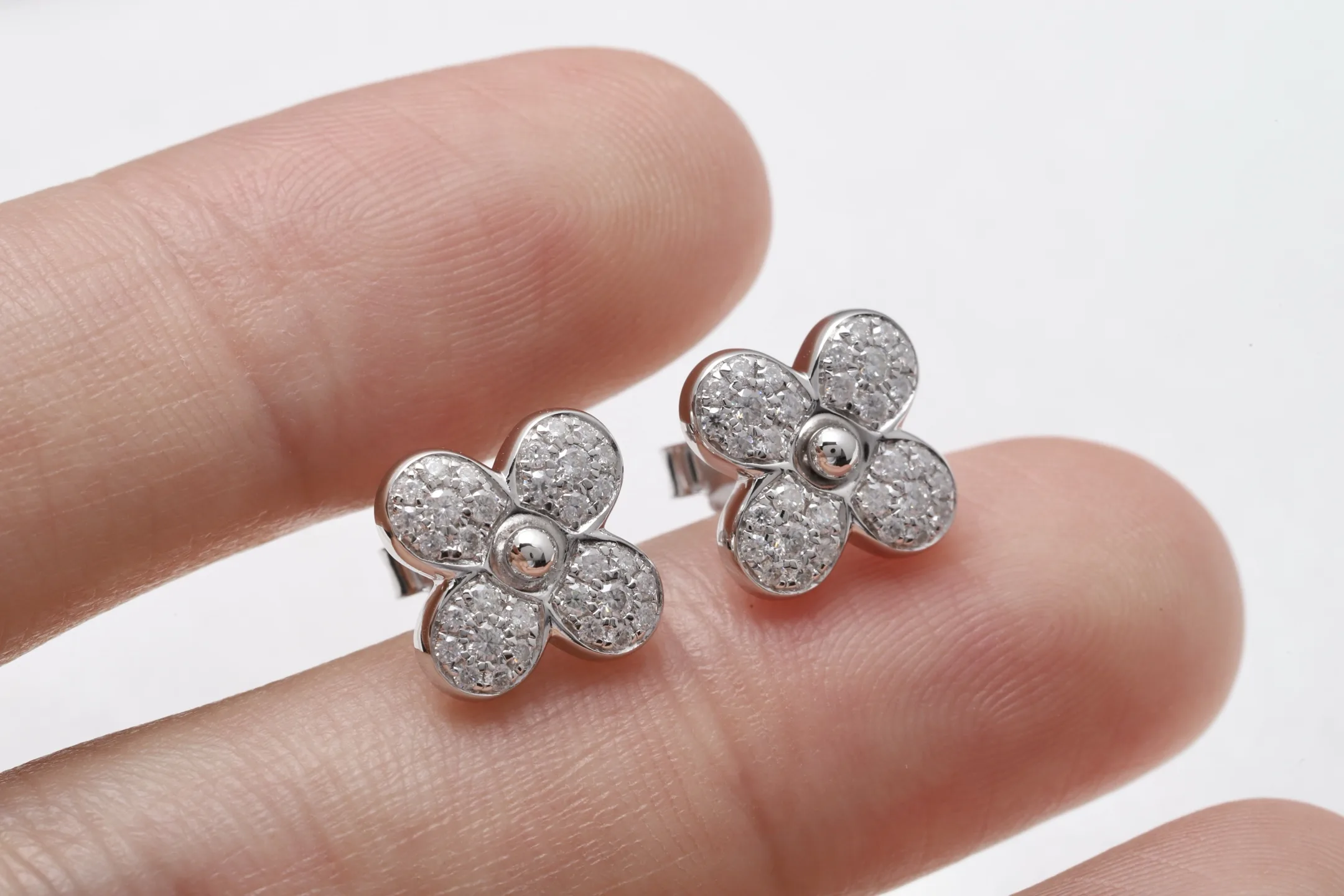 Moissanite Pavé Four-Leaf Clover Stud Earrings D22516692 — view 5