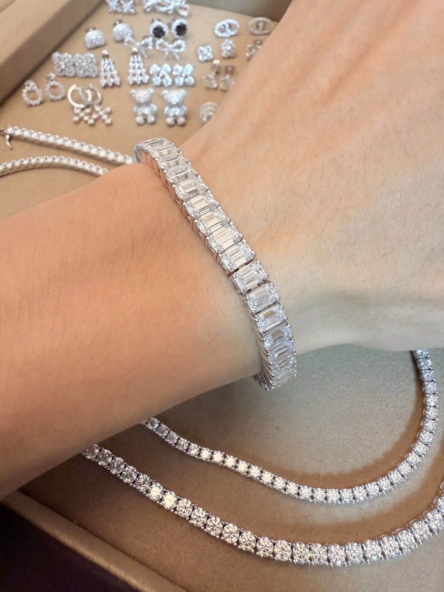 Emerald-Cut Moissanite Tennis Bracelet (Sterling Silver) D228016611 — view 8