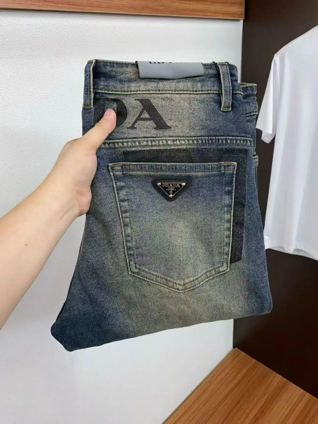 Slim-Fit Straight-Leg Washed Denim Jeans D17522591