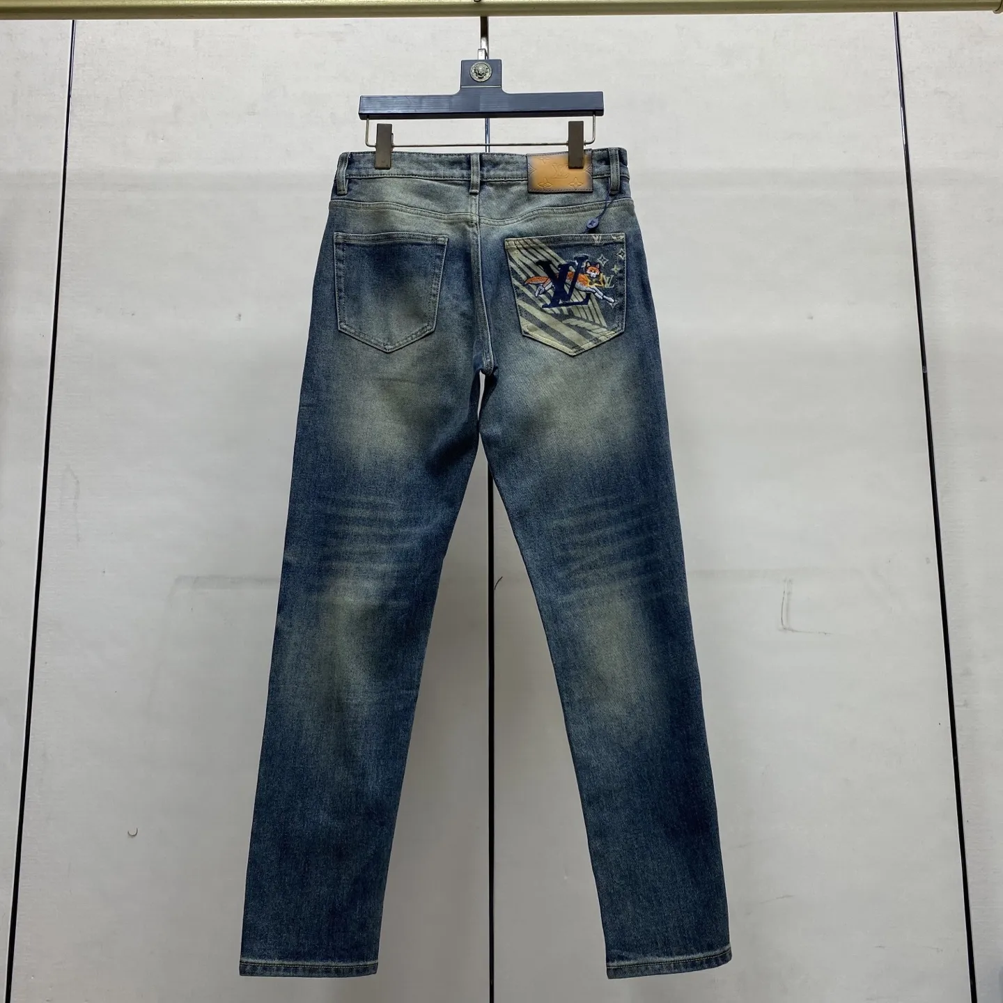 Slim-Fit Washed Denim Jeans with Fox Embroidery D17522599 — view 3
