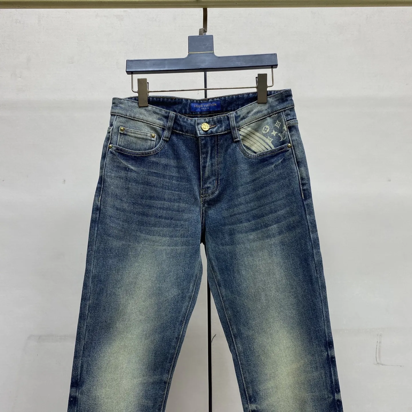 Slim-Fit Washed Denim Jeans with Fox Embroidery D17522599 — view 7
