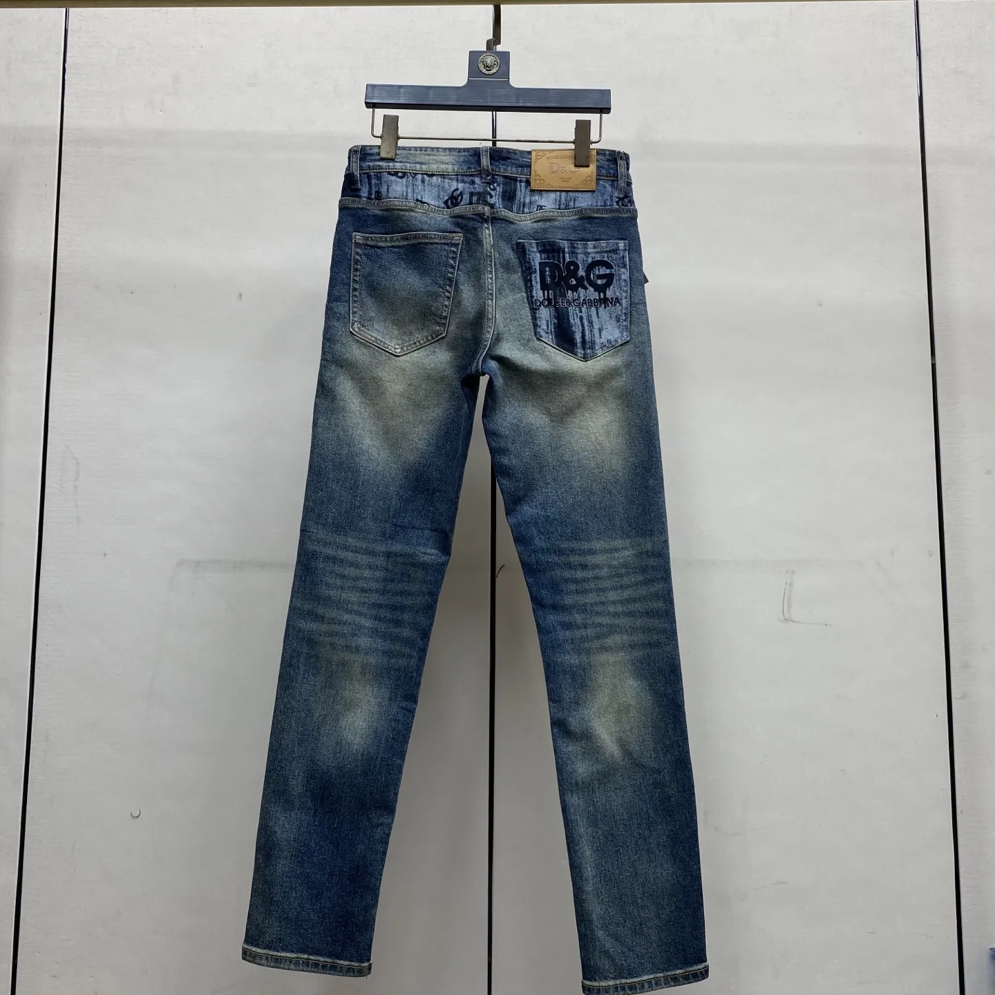 Logo-Patch Slim-Fit Straight-Leg Jeans D18022596 — view 3
