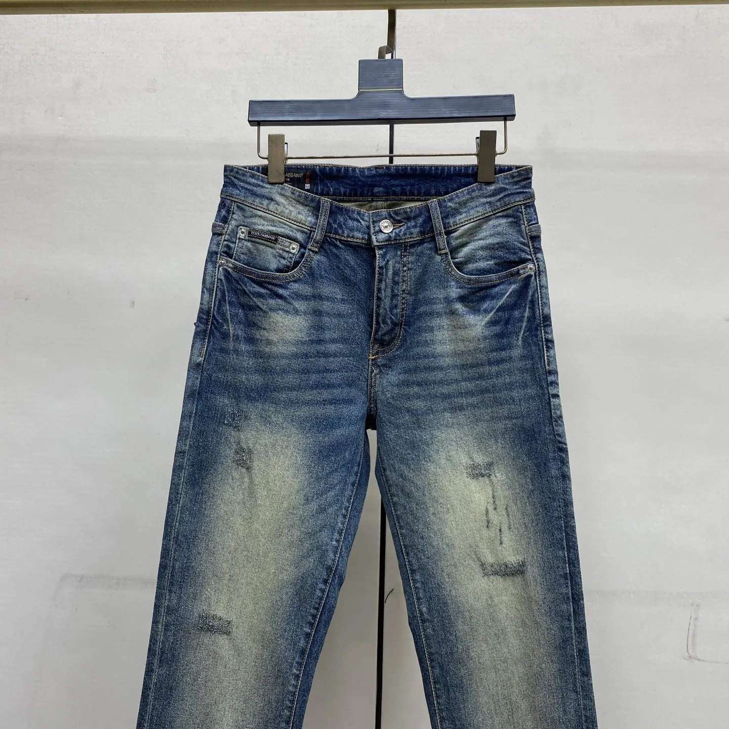Logo-Patch Slim-Fit Straight-Leg Jeans D18022596 — view 7