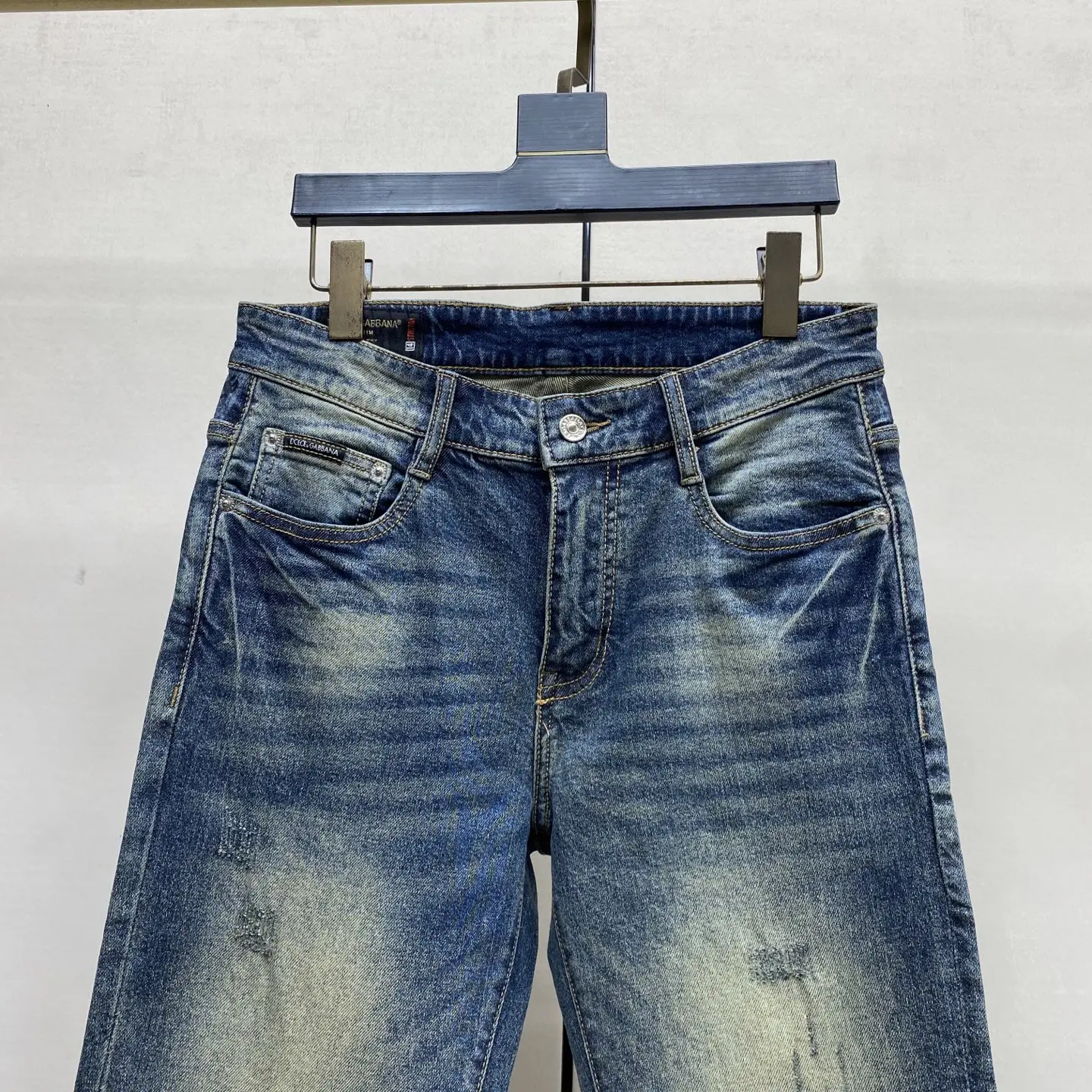 Logo-Patch Slim-Fit Straight-Leg Jeans D18022596 — view 8