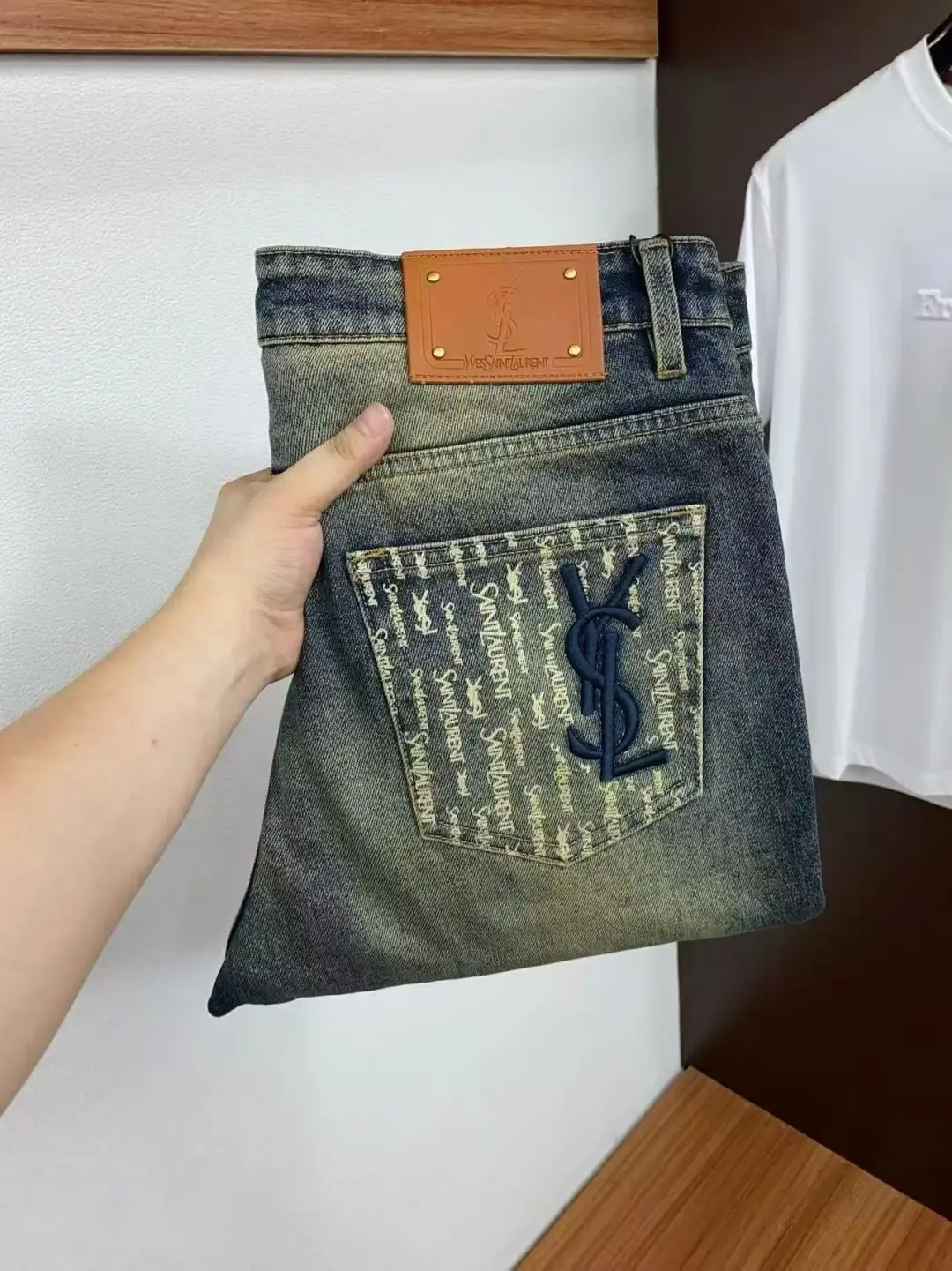 Logo-Appliqué Slim-Fit Straight-Leg Jeans D17522590