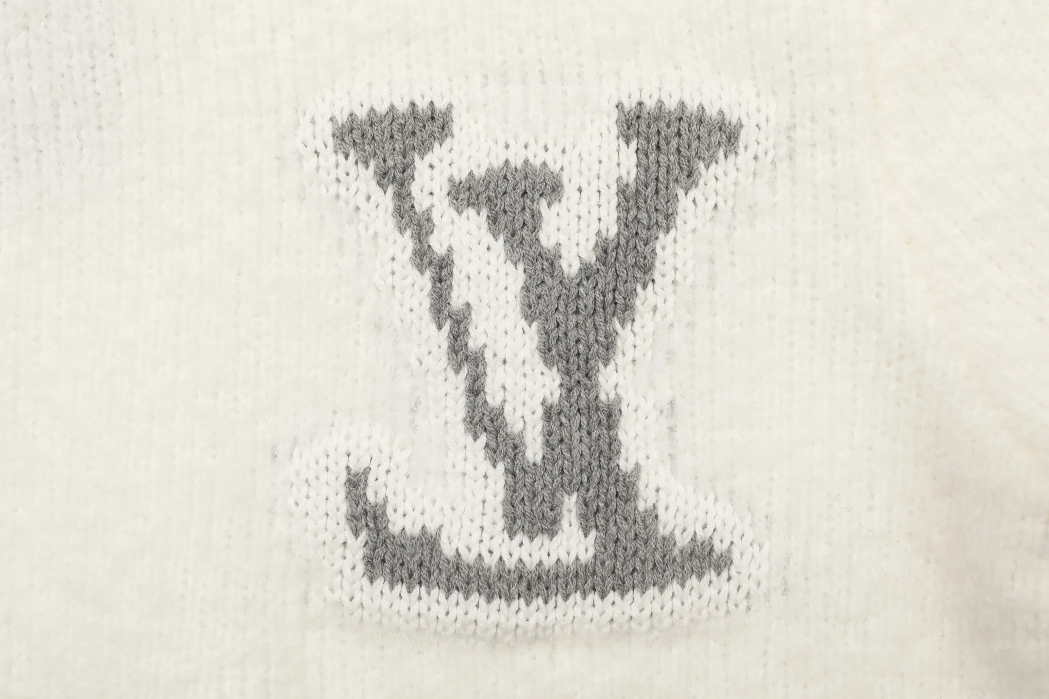 LV Intarsia Logo Wool-Blend Sweater D19021588 — view 6