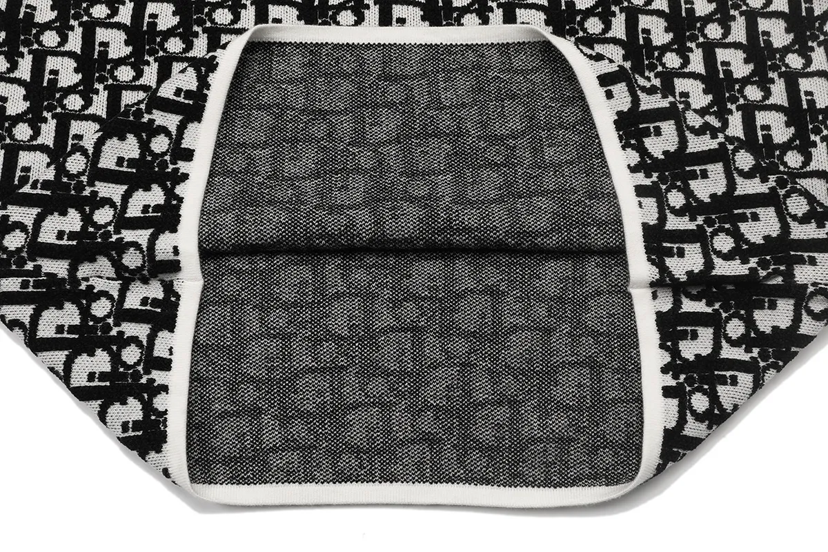 Oblique Jacquard Crew-Neck Sweater D20021630 — view 7