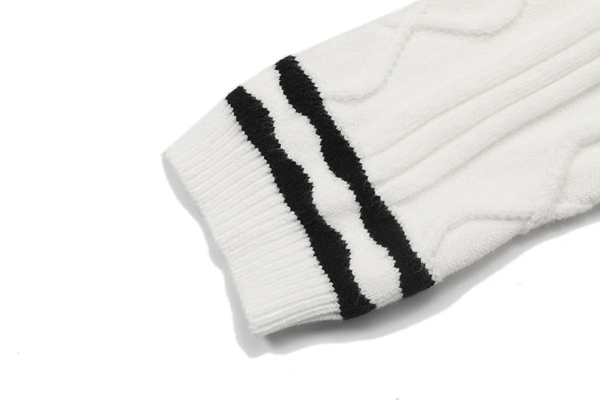 Cable-Knit V-Neck Cricket Sweater D21021609 — view 7