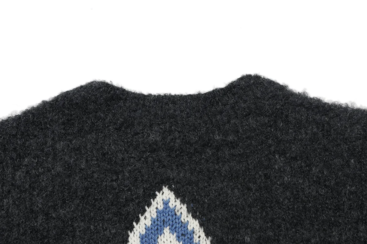 Monogram Towel Embroidery Crew-Neck Sweater D20021611 — view 4