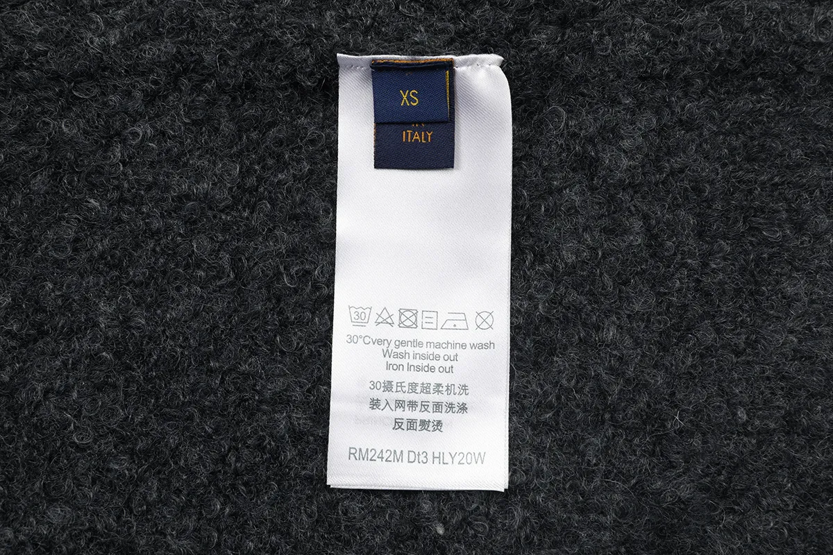 Monogram Towel Embroidery Crew-Neck Sweater D20021611 — view 8