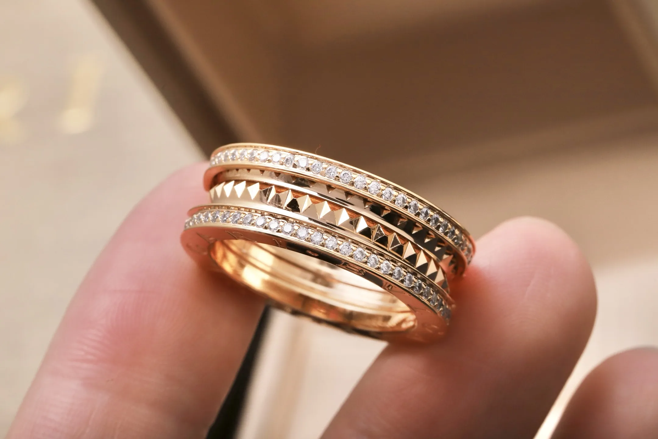 B.zero1 Rock Two-Band Ring with Pavé Diamonds D15017668 — view 6