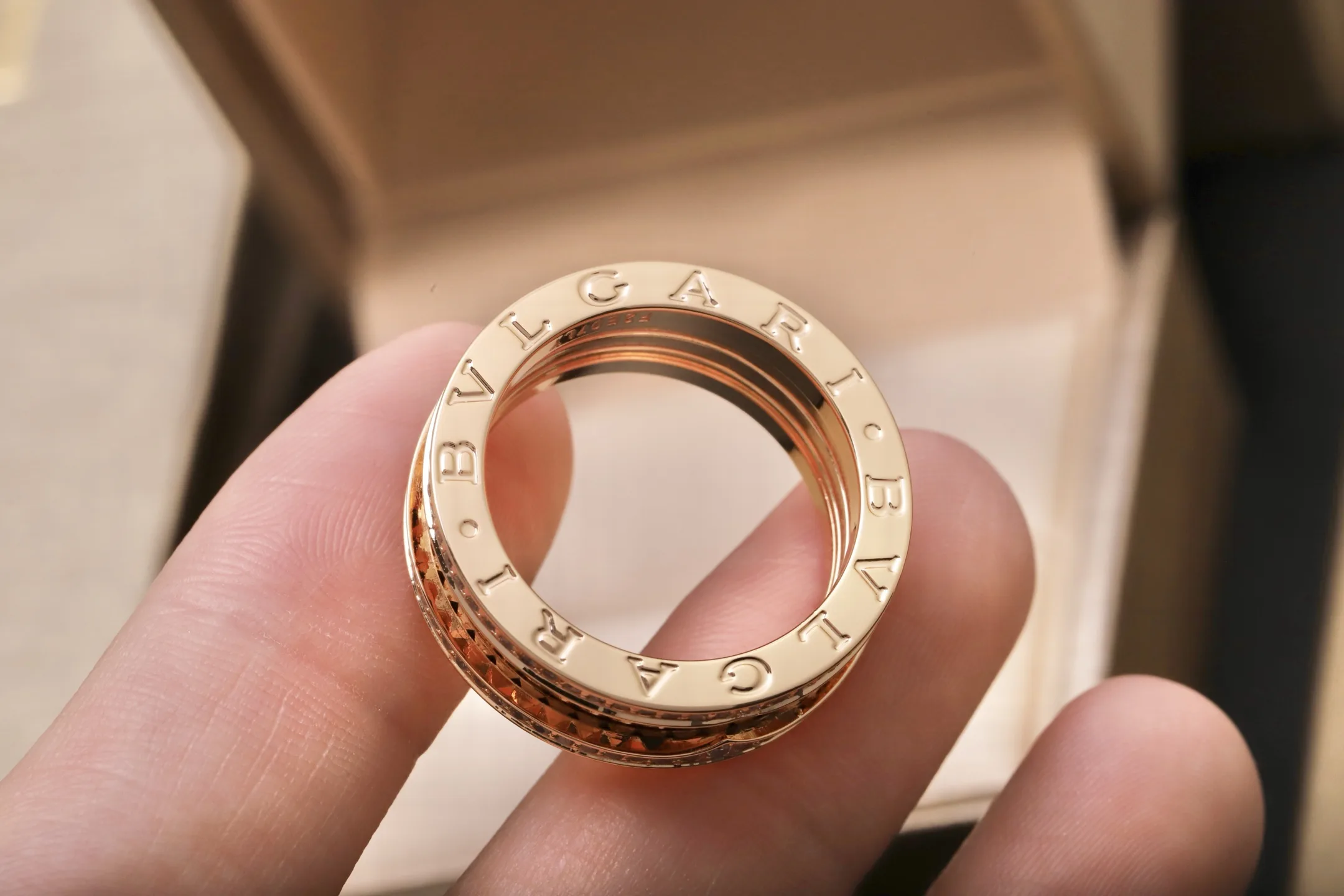 B.zero1 Rock Two-Band Ring with Pavé Diamonds D15017668 — view 7