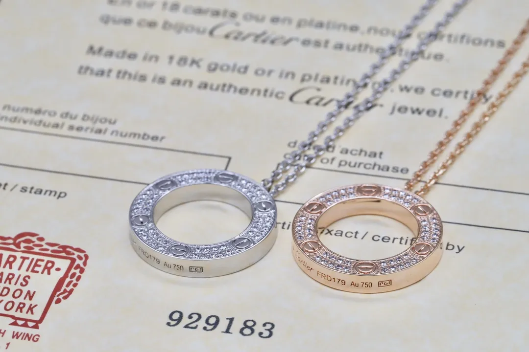 LOVE Diamond-Pave Circle Pendant Necklace D19516701 — view 3