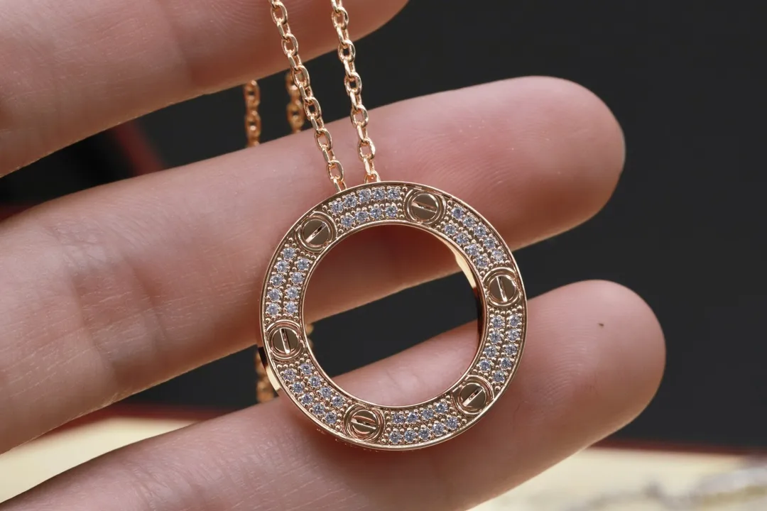 LOVE Diamond-Pave Circle Pendant Necklace D19516701 — view 4