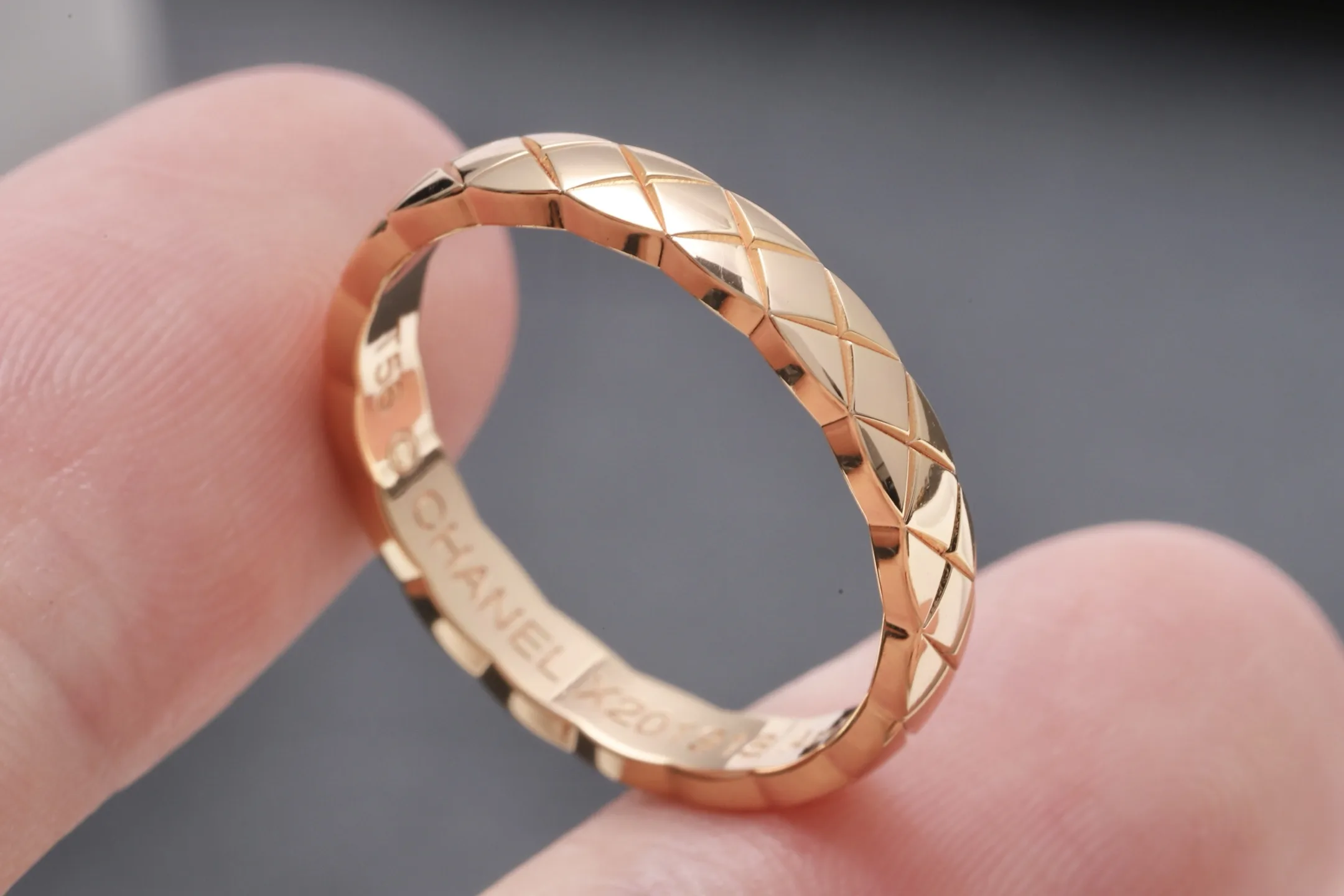 Coco Crush Quilted Narrow Ring (Sterling Silver) D22516565 — view 5