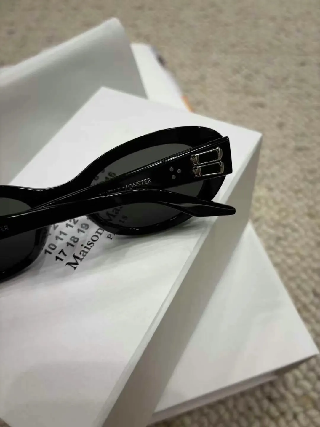 Gentle Monster Oversized Square Sunglasses D20018521 — view 5