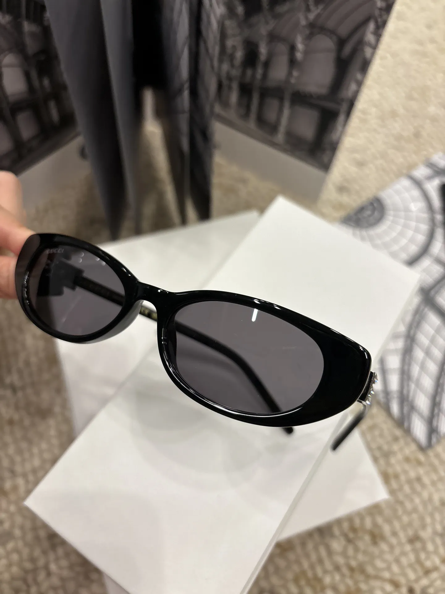 Cat-Eye Sunglasses with Diamond Temples D20018524 — view 7