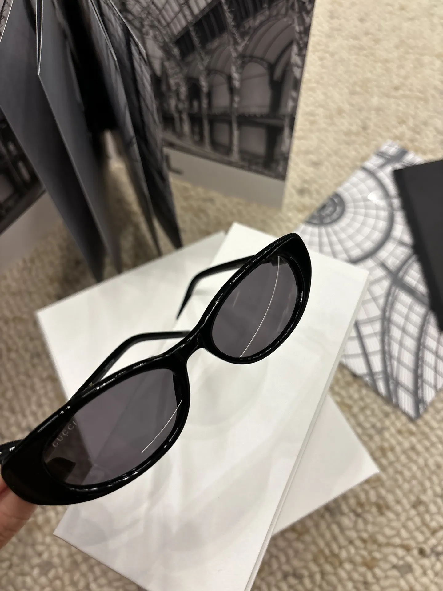 Cat-Eye Sunglasses with Diamond Temples D20018524 — view 9