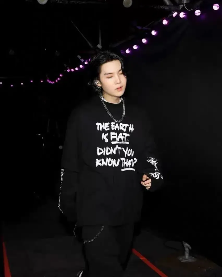 The Earth Is Flat Printed Cotton T-Shirt D14012744 — view 4