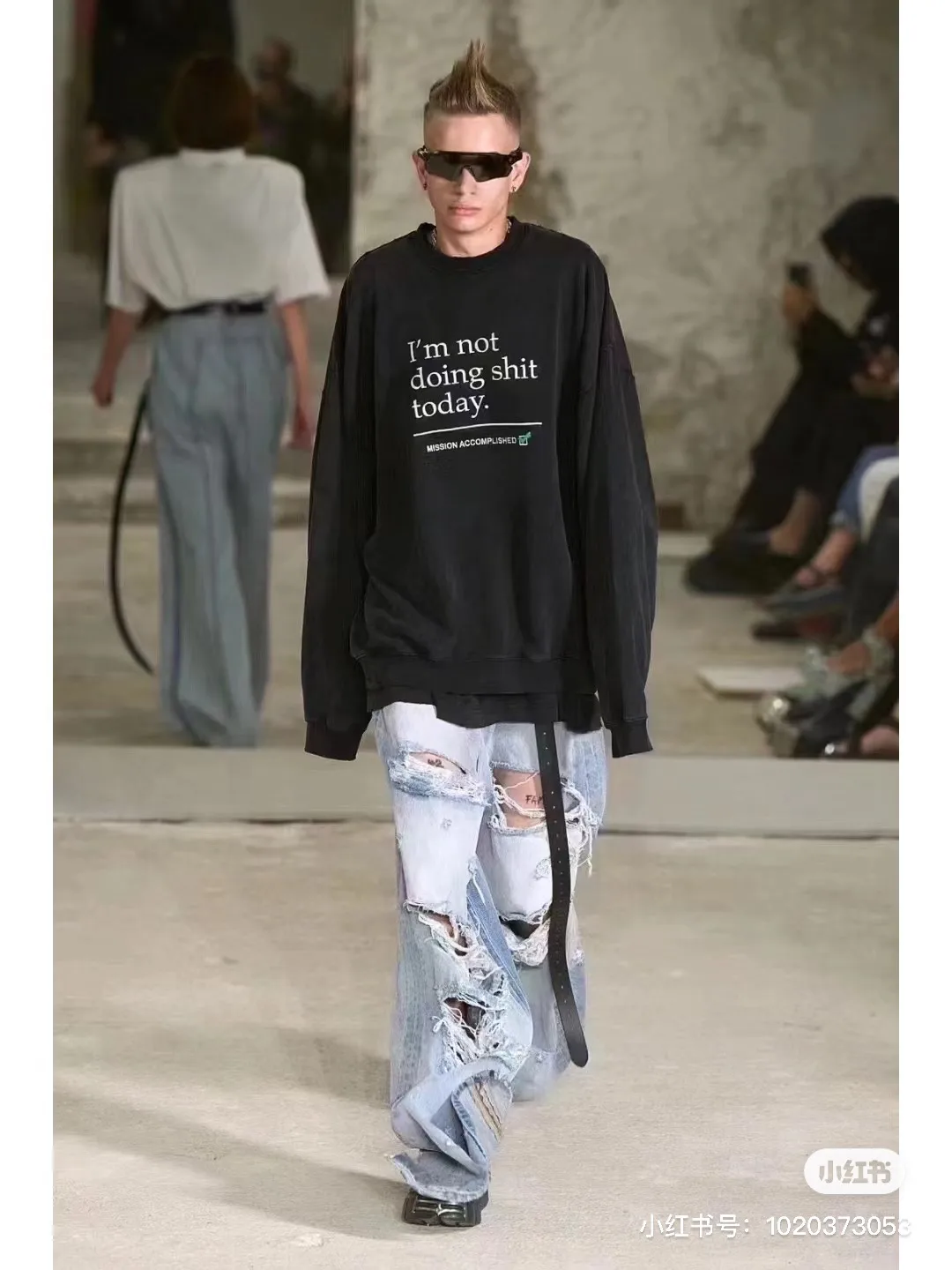 Logo-Embroidered Acid-Wash Sweatshirt D18812754 — view 8