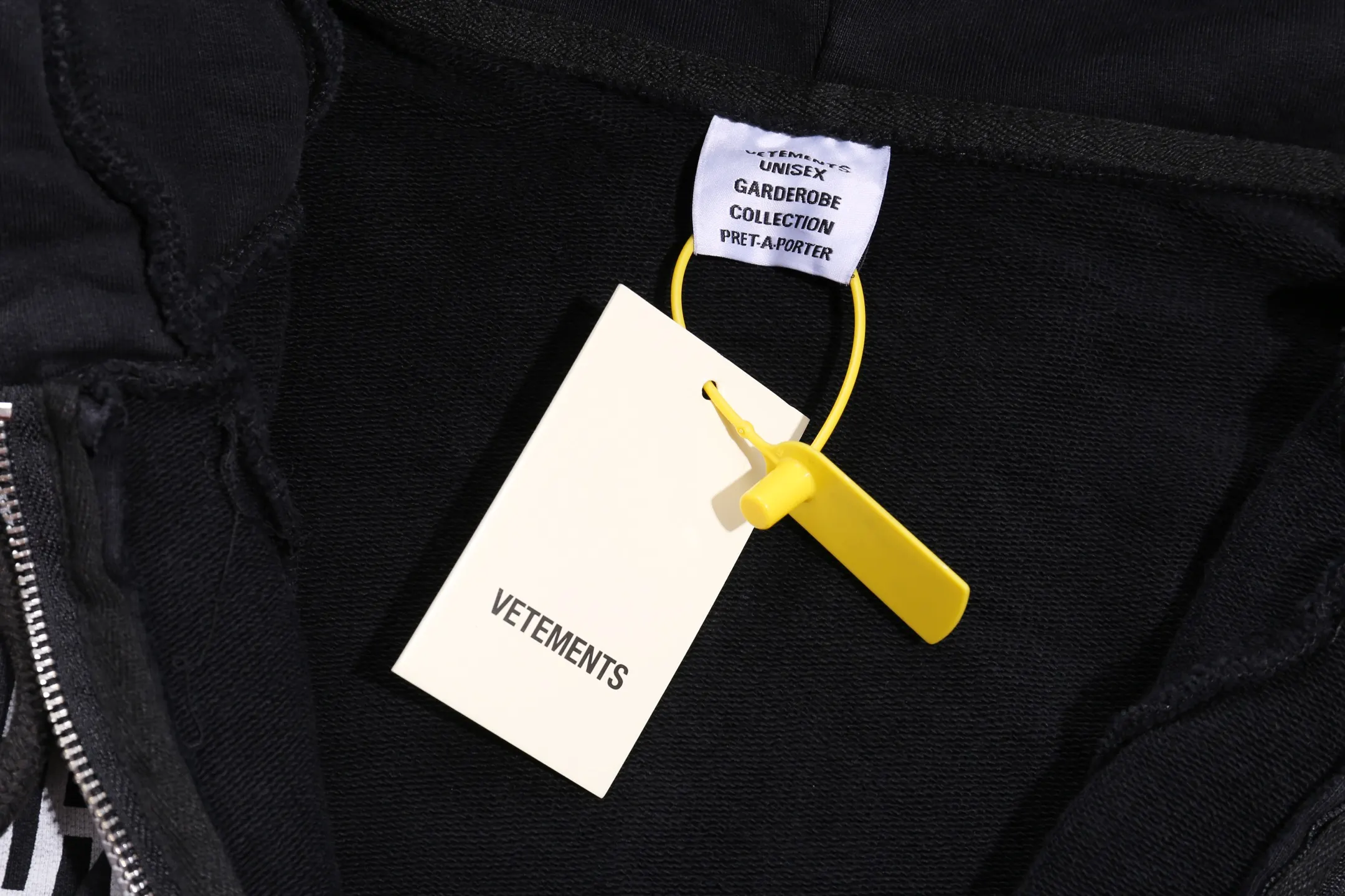 Logo-Print Panelled Washed Cotton Zip-Up Hoodie D37012747 — view 12