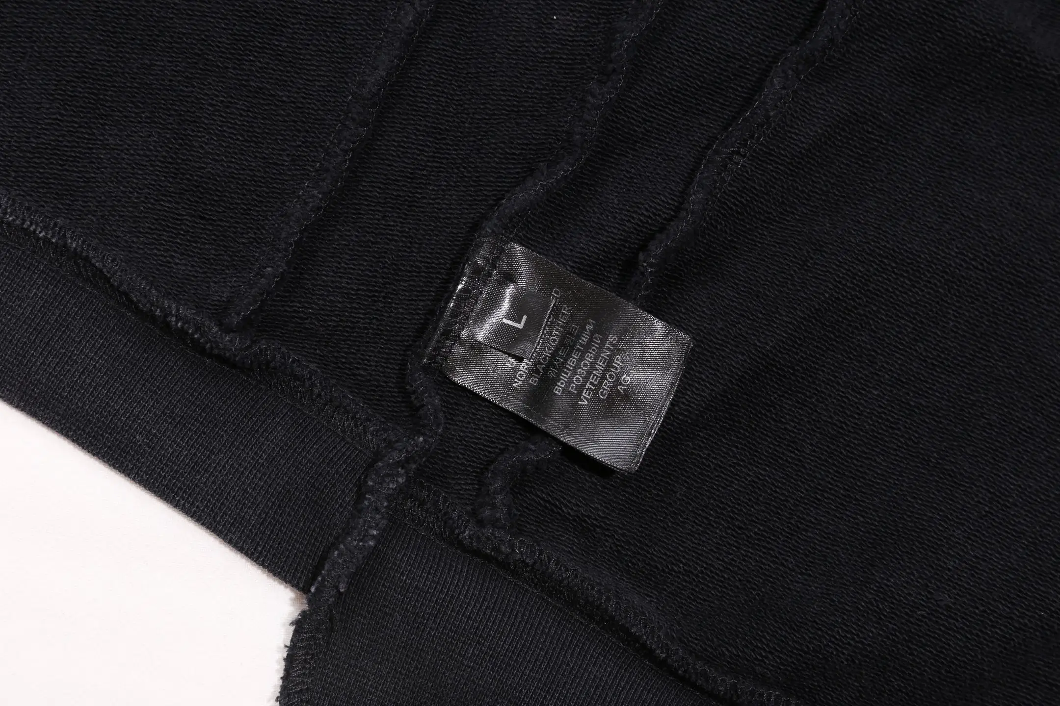 Logo-Print Panelled Washed Cotton Zip-Up Hoodie D37012747 — view 17