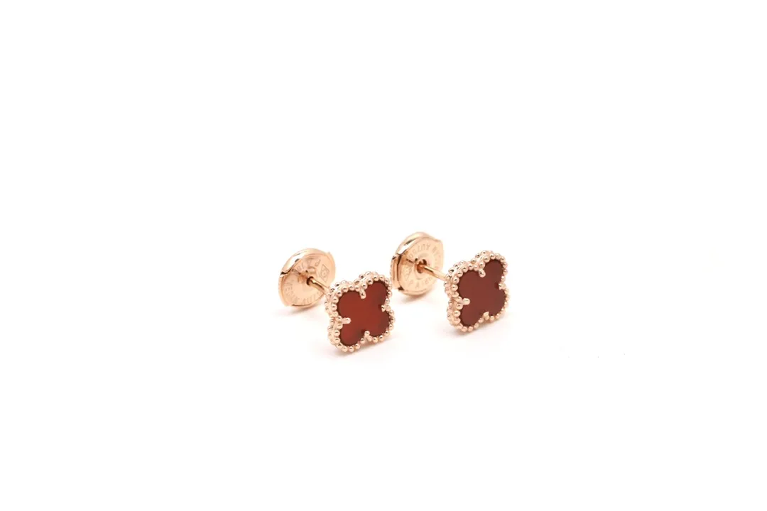 Sweet Alhambra Clover Stud Earrings (Sterling Silver) D17516937 — view 4
