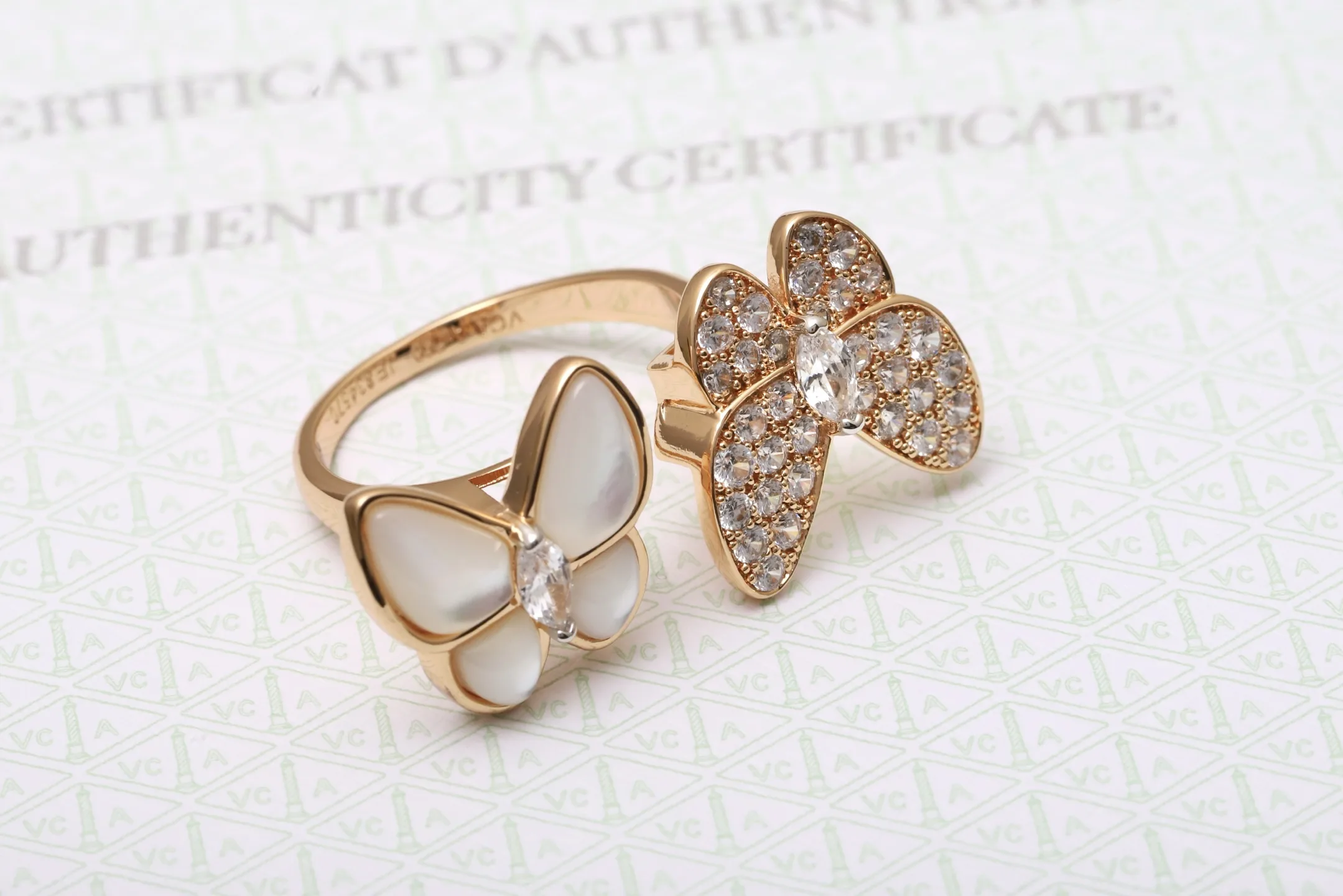 Two Butterfly Between-the-Finger Ring D15517704 — view 7