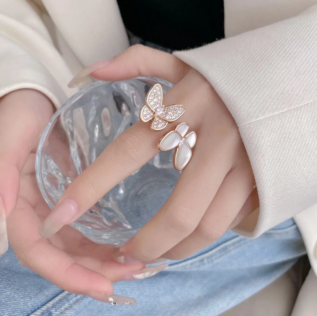 Two Butterfly Between-the-Finger Ring D15517704 — view 8