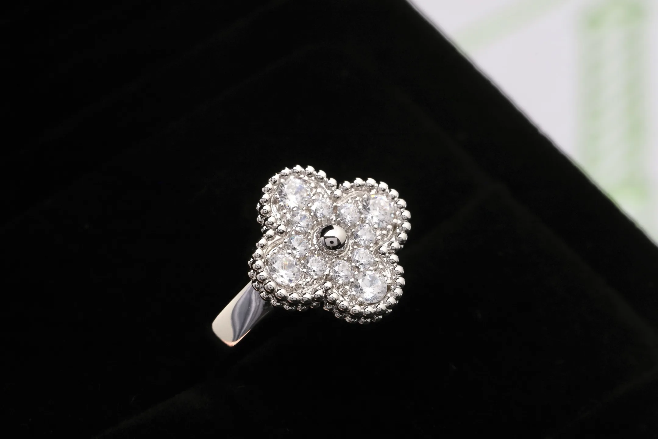 Vintage Alhambra Diamond-Set Clover Ring D15517703 — view 6