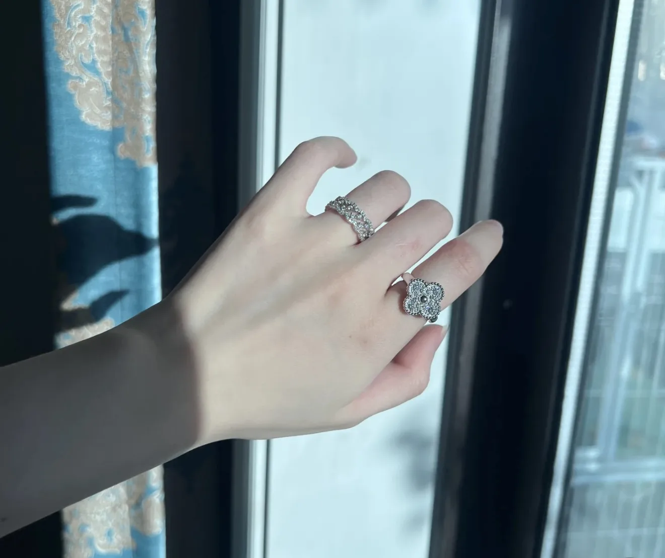Vintage Alhambra Diamond-Set Clover Ring D15517703 — view 8
