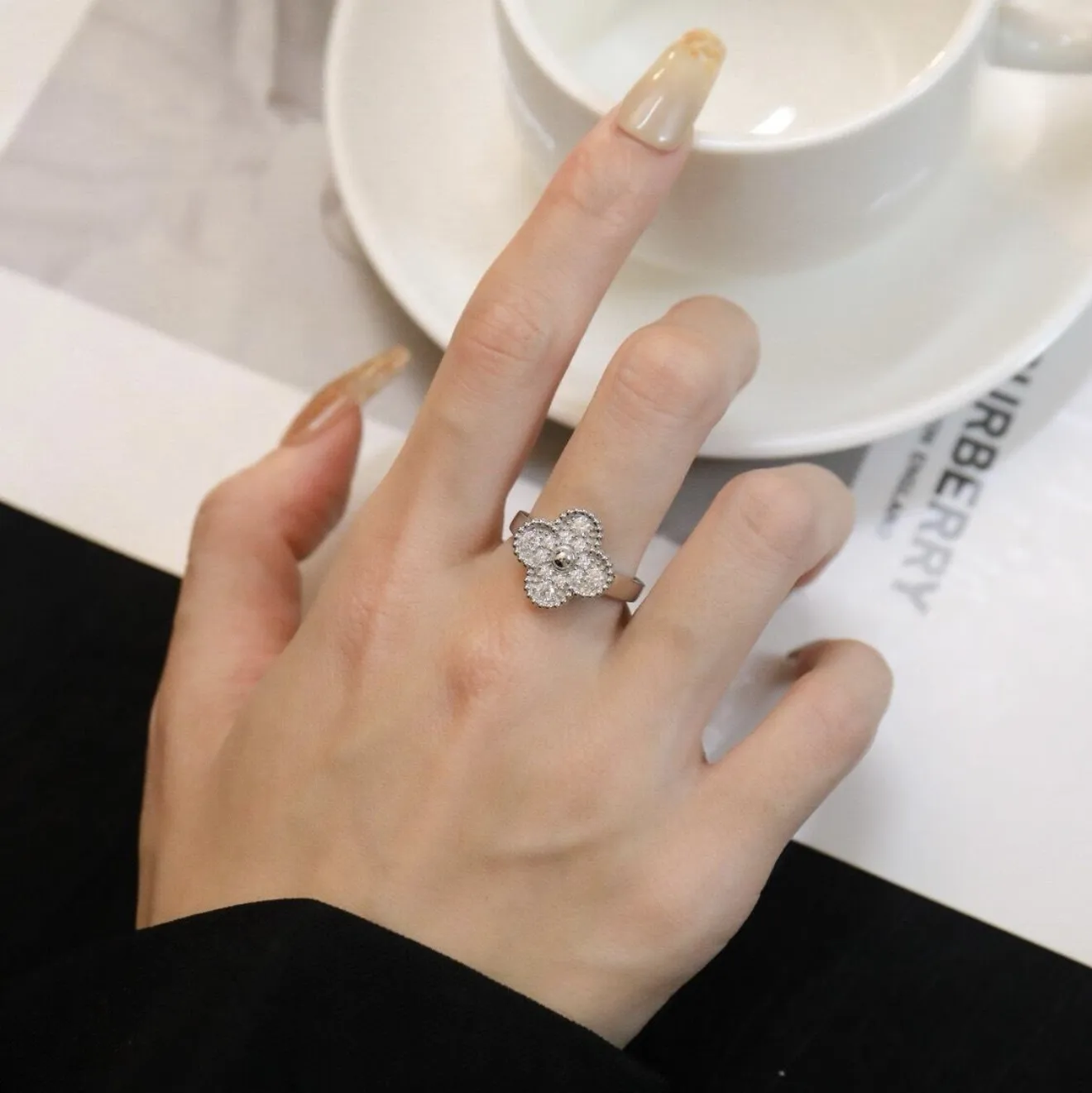 Vintage Alhambra Diamond-Set Clover Ring D15517703 — view 9