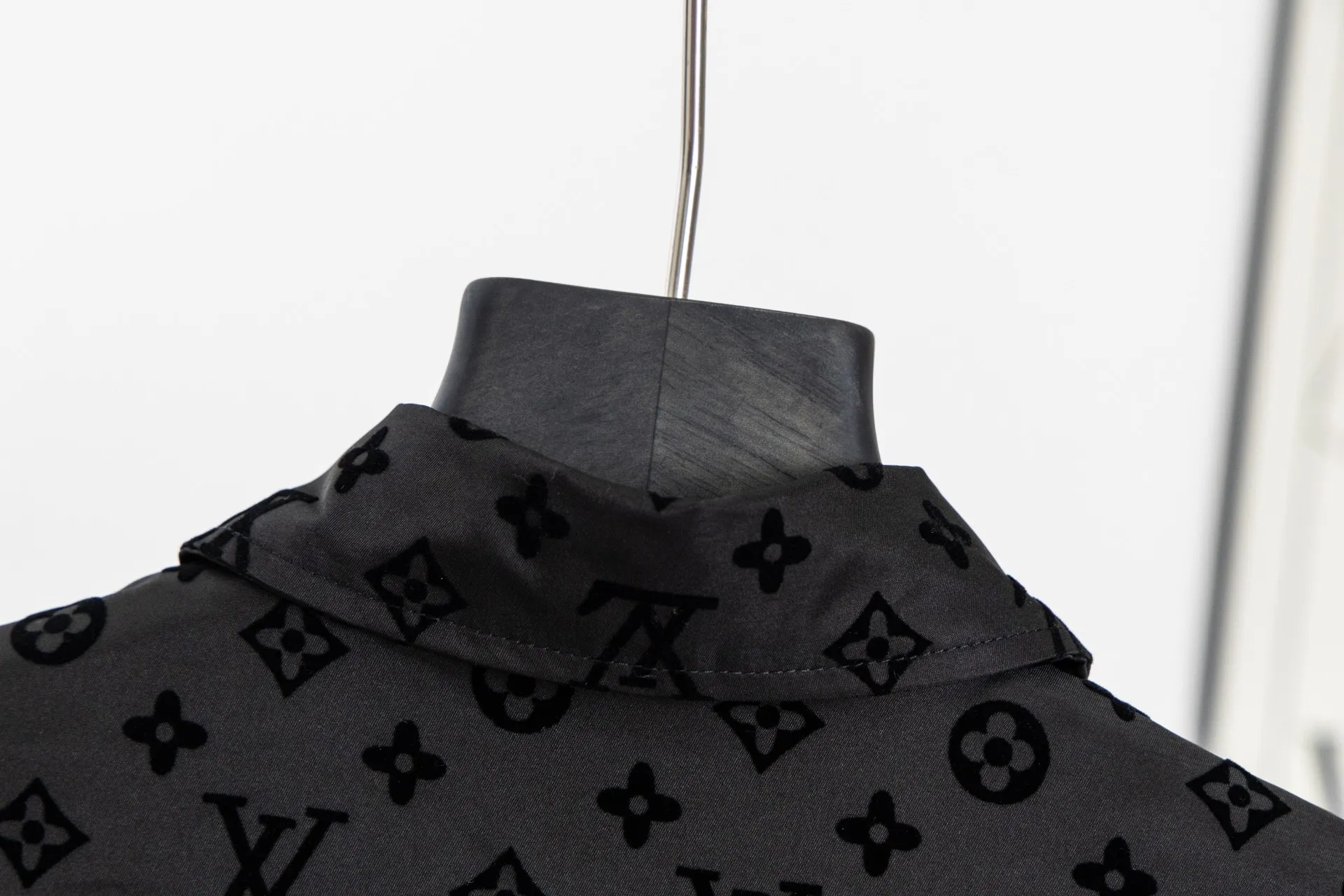 Monogram Flocked Jacquard Long-Sleeve Shirt D15520251 — view 10