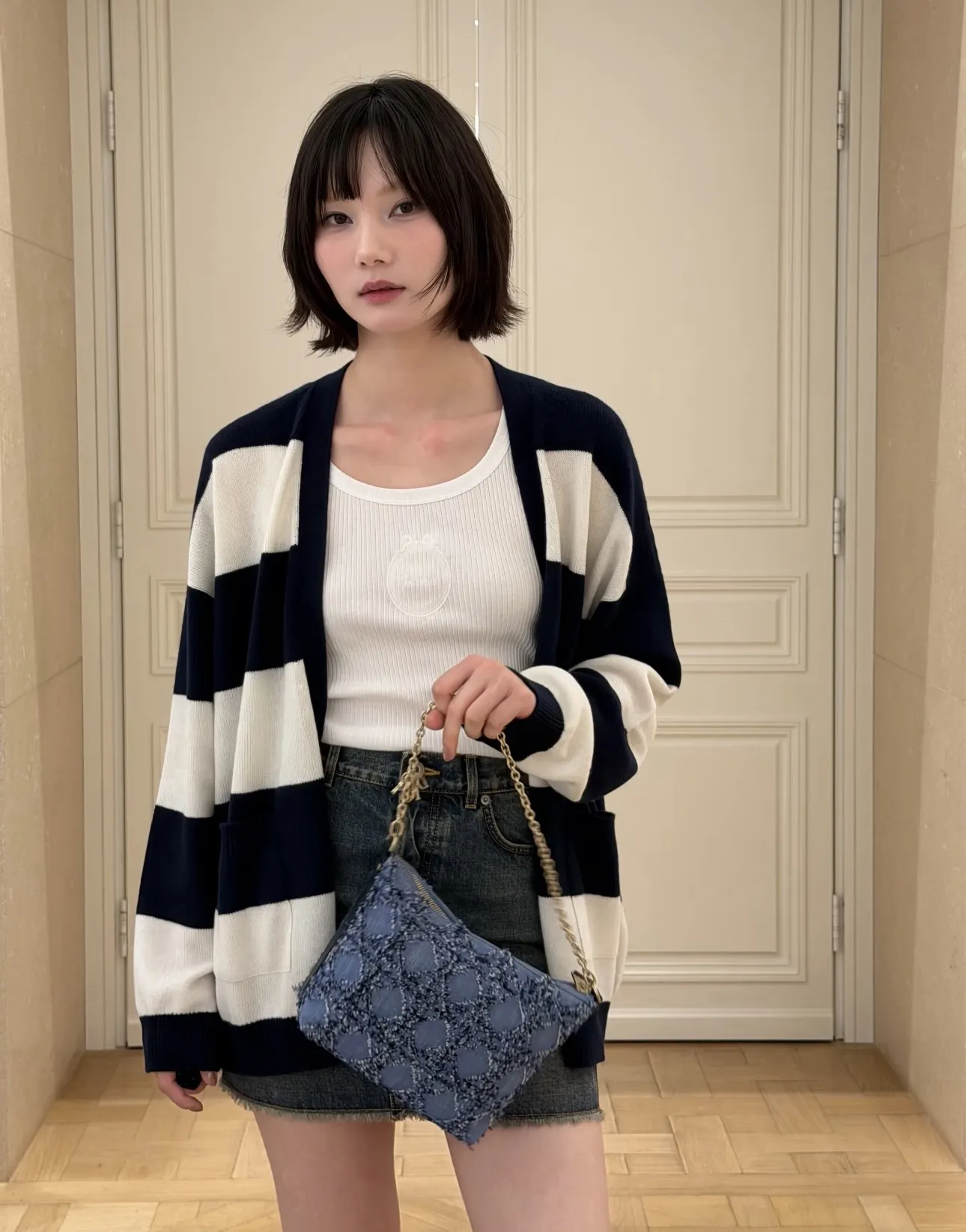Striped V-Neck Knit Cardigan D18020234 — view 7
