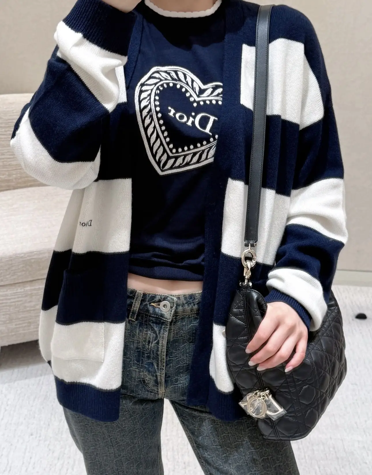Striped V-Neck Knit Cardigan D18020234 — view 9