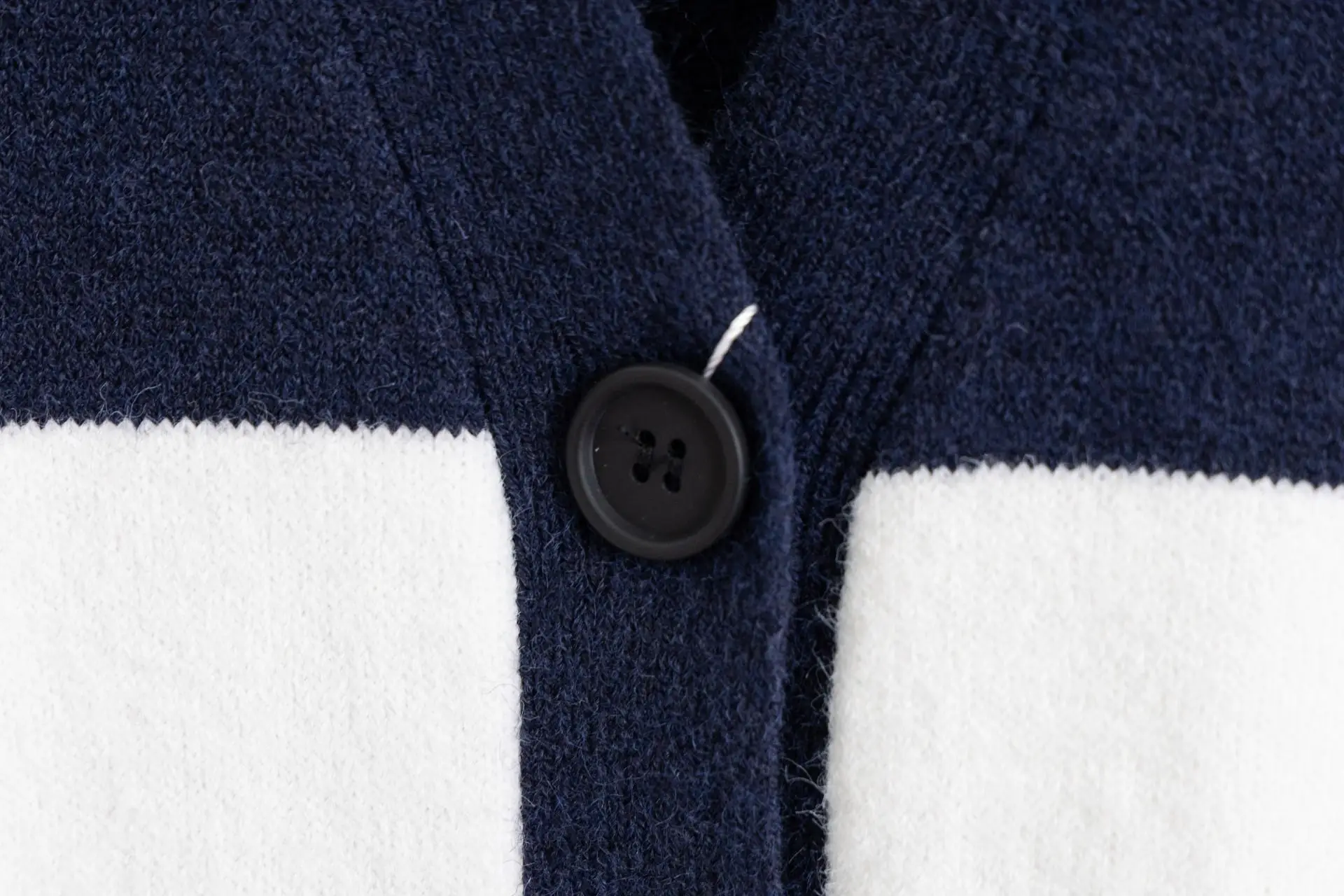 Striped V-Neck Knit Cardigan D18020235 — view 6