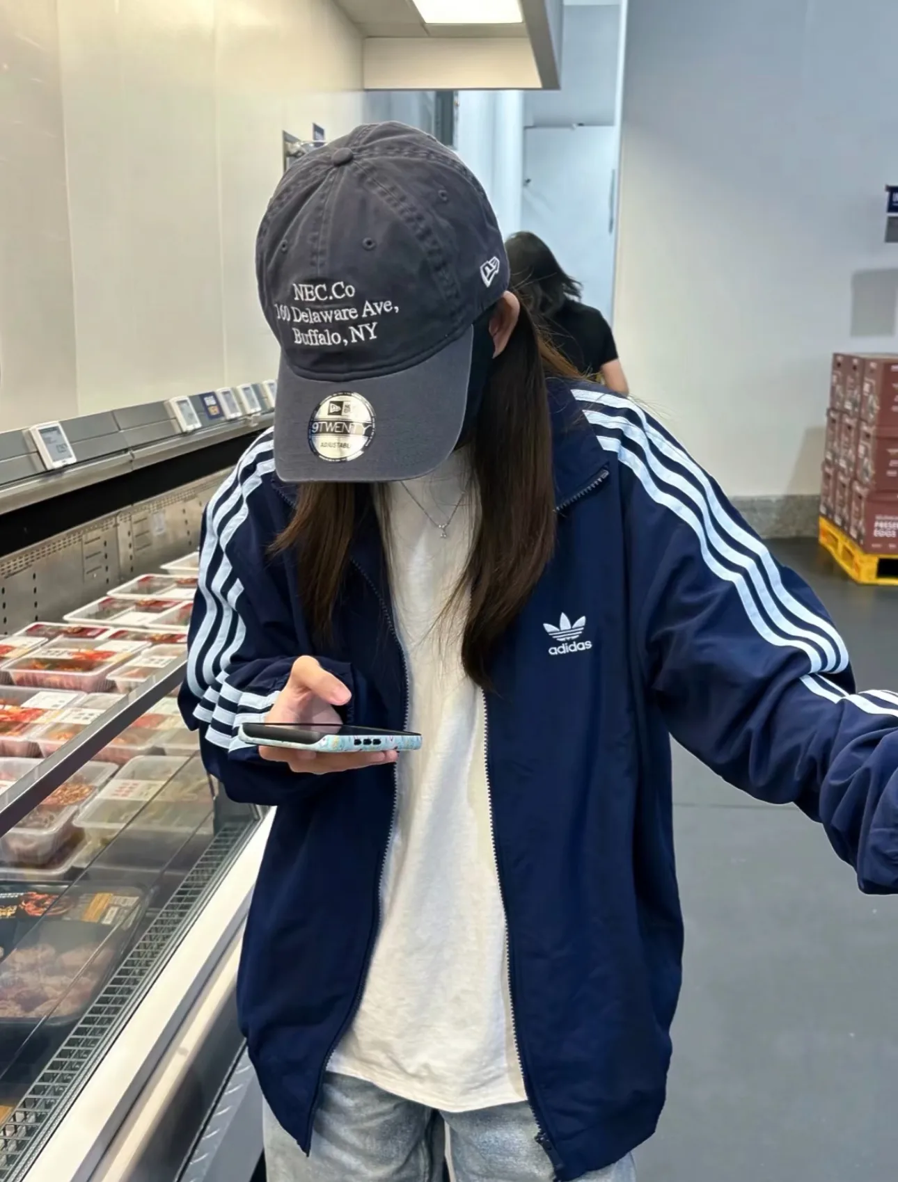 Classic Three-Stripe Track Jacket D18521685 — view 2