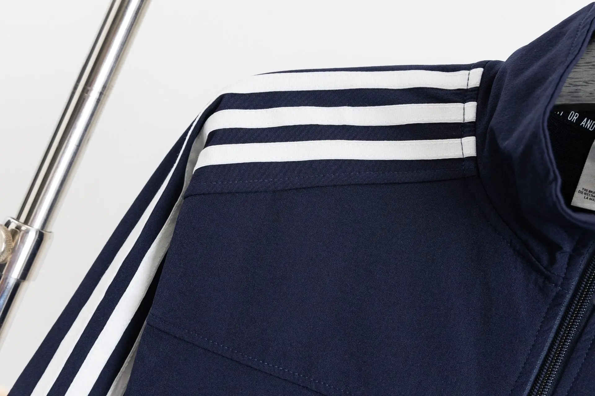 Three-Stripe Track Jacket D18521686 — view 4
