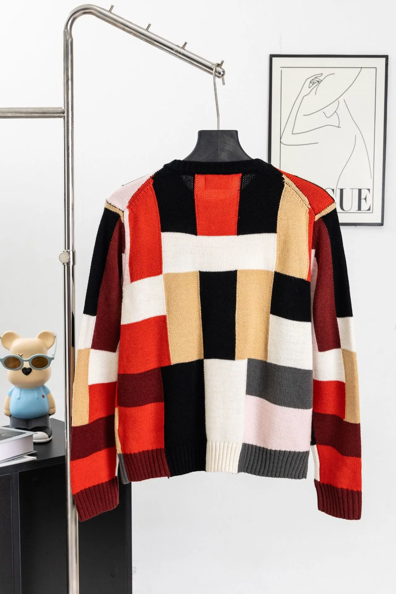 Color-Block Patchwork Knit Cardigan D19520243 — view 2