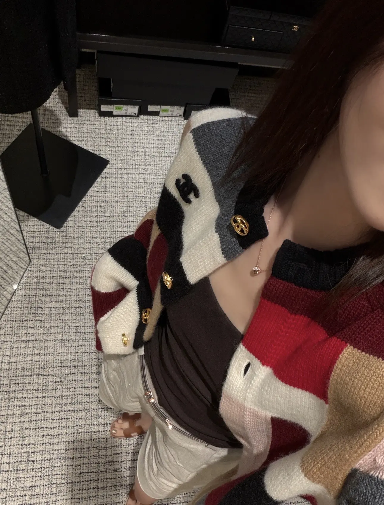Color-Block Patchwork Knit Cardigan D19520242 — view 3