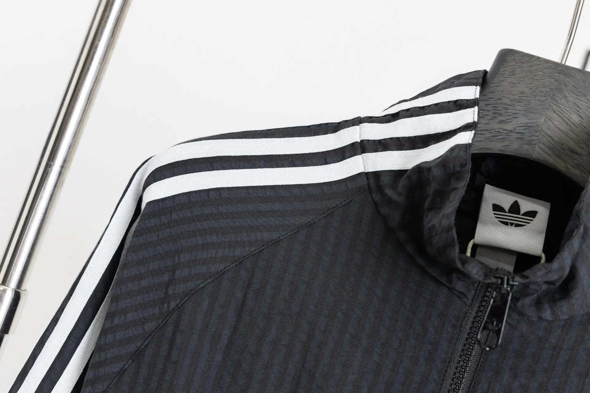 Adicolor Classics 3-Stripes Track Jacket D20021689 — view 5