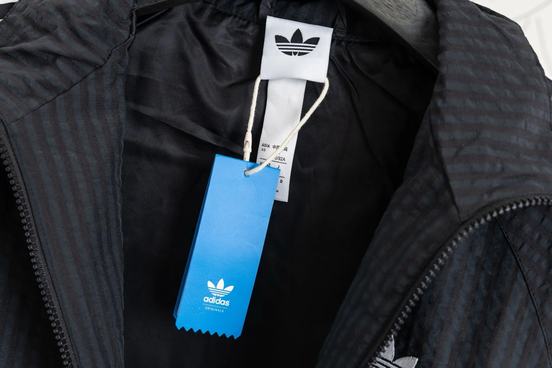 Adicolor Classics 3-Stripes Track Jacket D20021689 — view 11