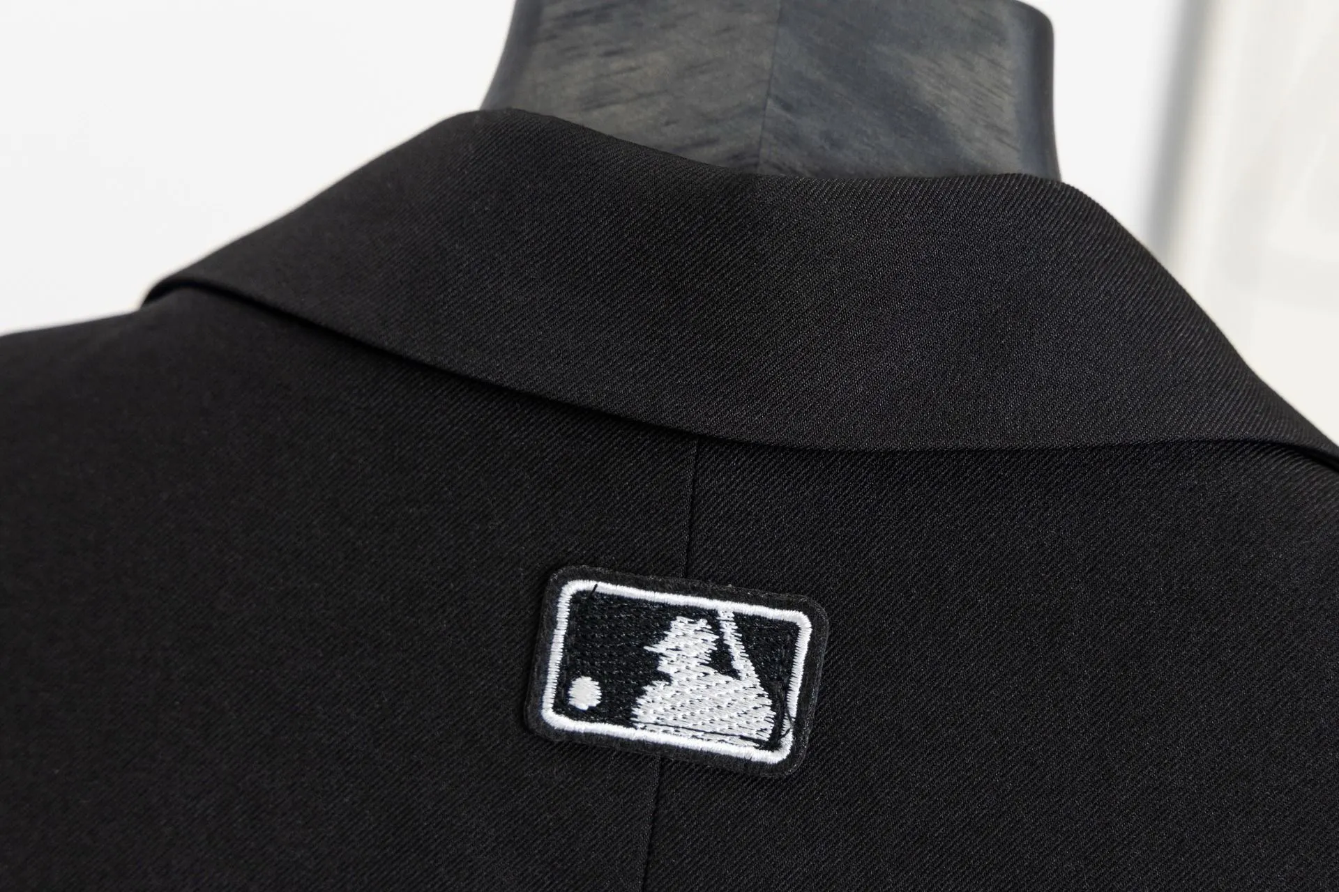 MLB NY Yankees Logo Embroidered Blazer D21021701 — view 4