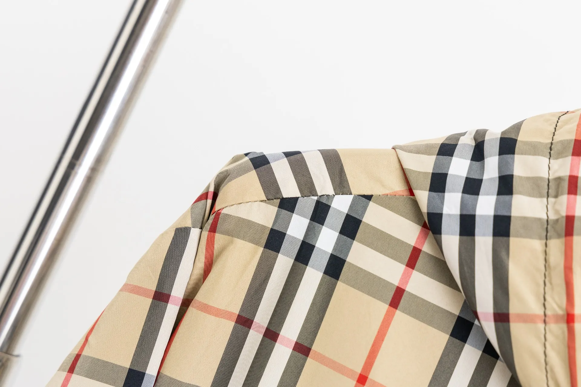 Reversible Check Hooded Jacket D23521677 — view 7