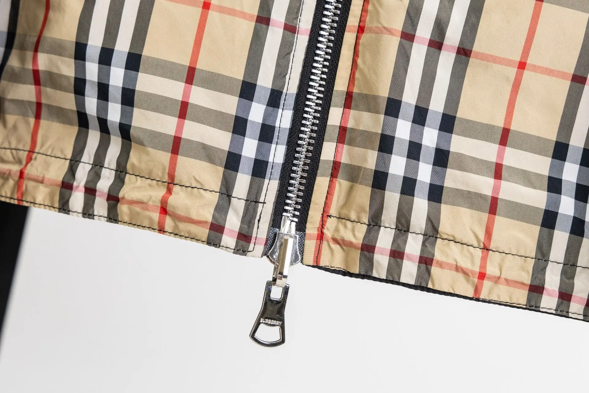Reversible Check Hooded Jacket D23521677 — view 9