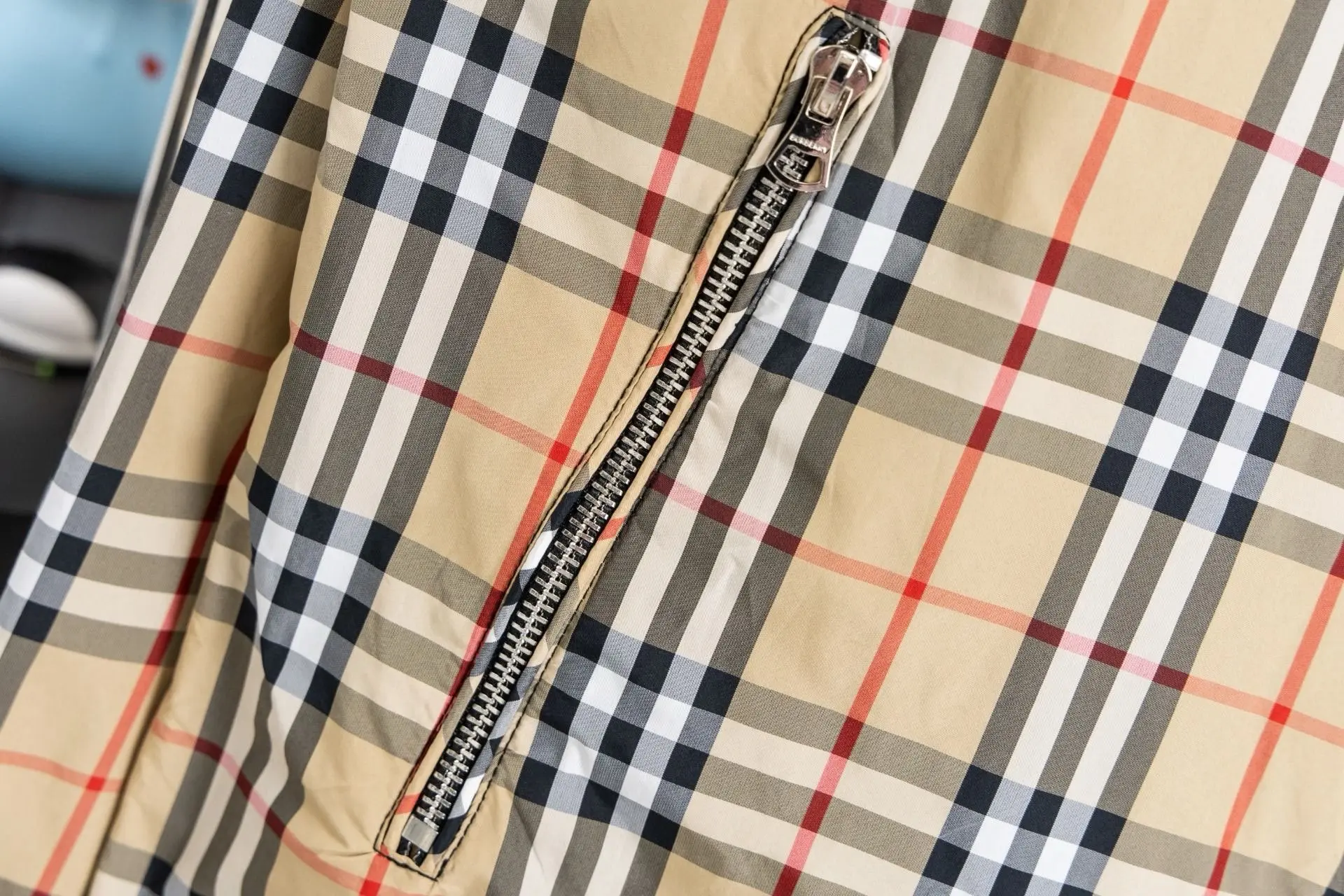 Reversible Check Hooded Jacket D23521677 — view 10