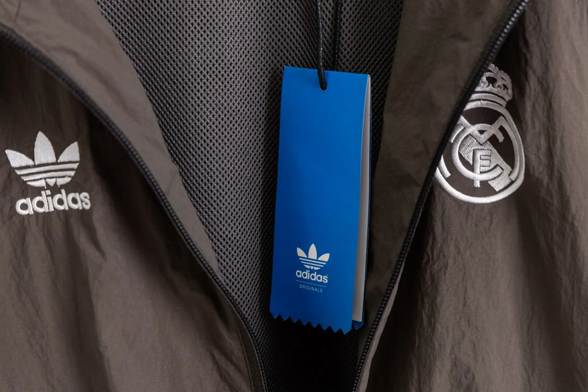 Adidas Real Madrid Color-Block Track Jacket D21020232 — view 16