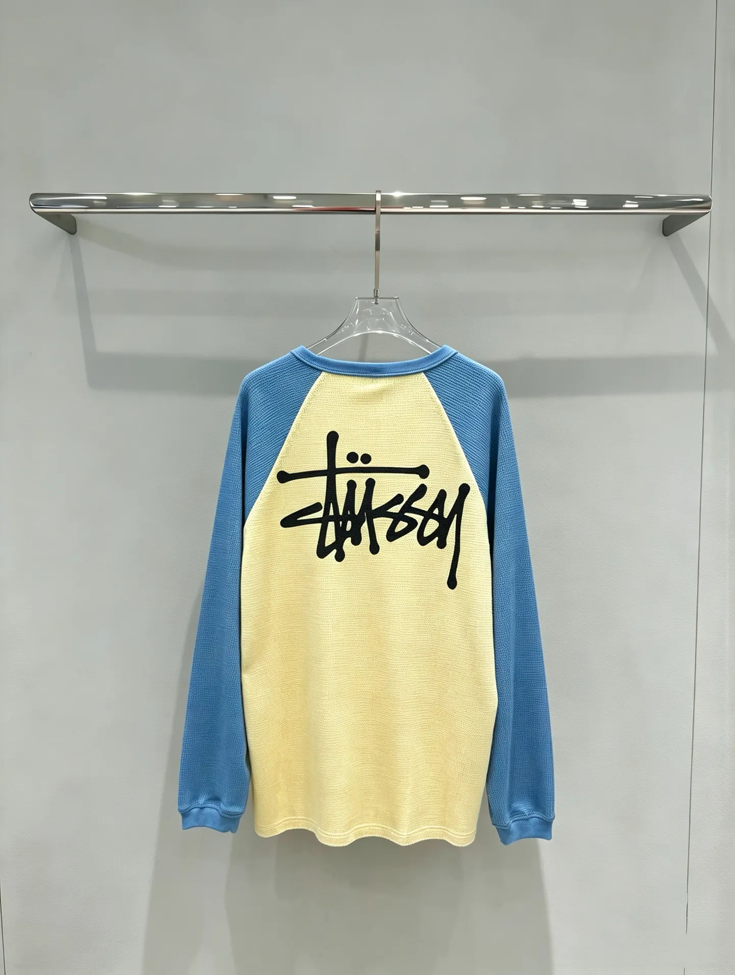 Stüssy Waffle-Knit Raglan Long-Sleeve T-Shirt D18018986 — view 2