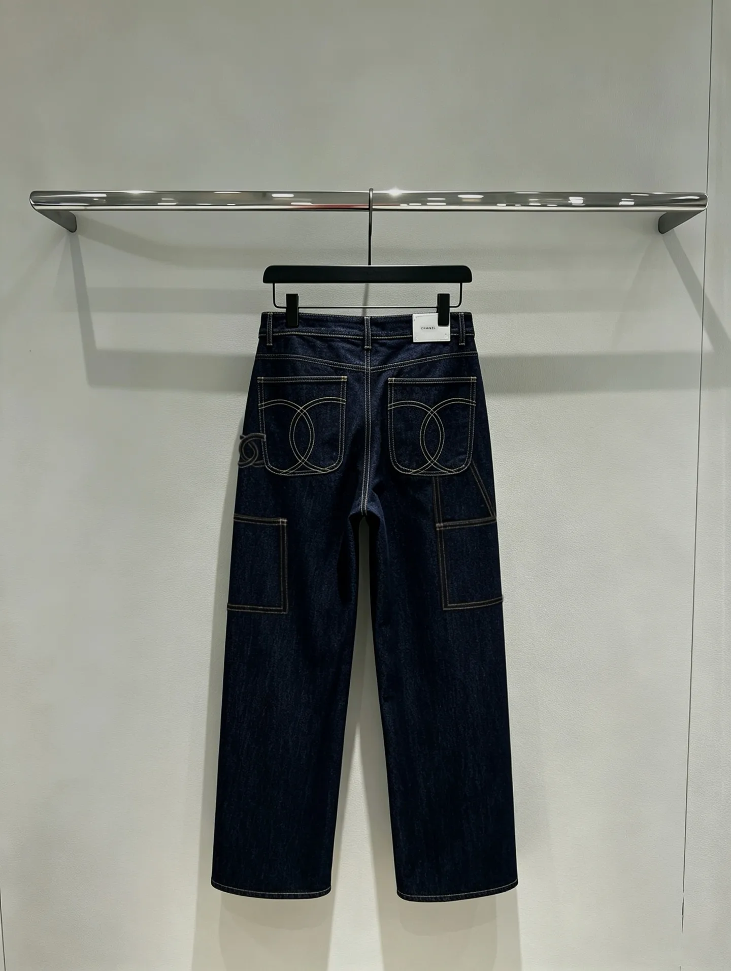 High-Rise Wide-Leg Straight Jeans D20518995 — view 2